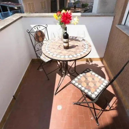 アパート With Balcon